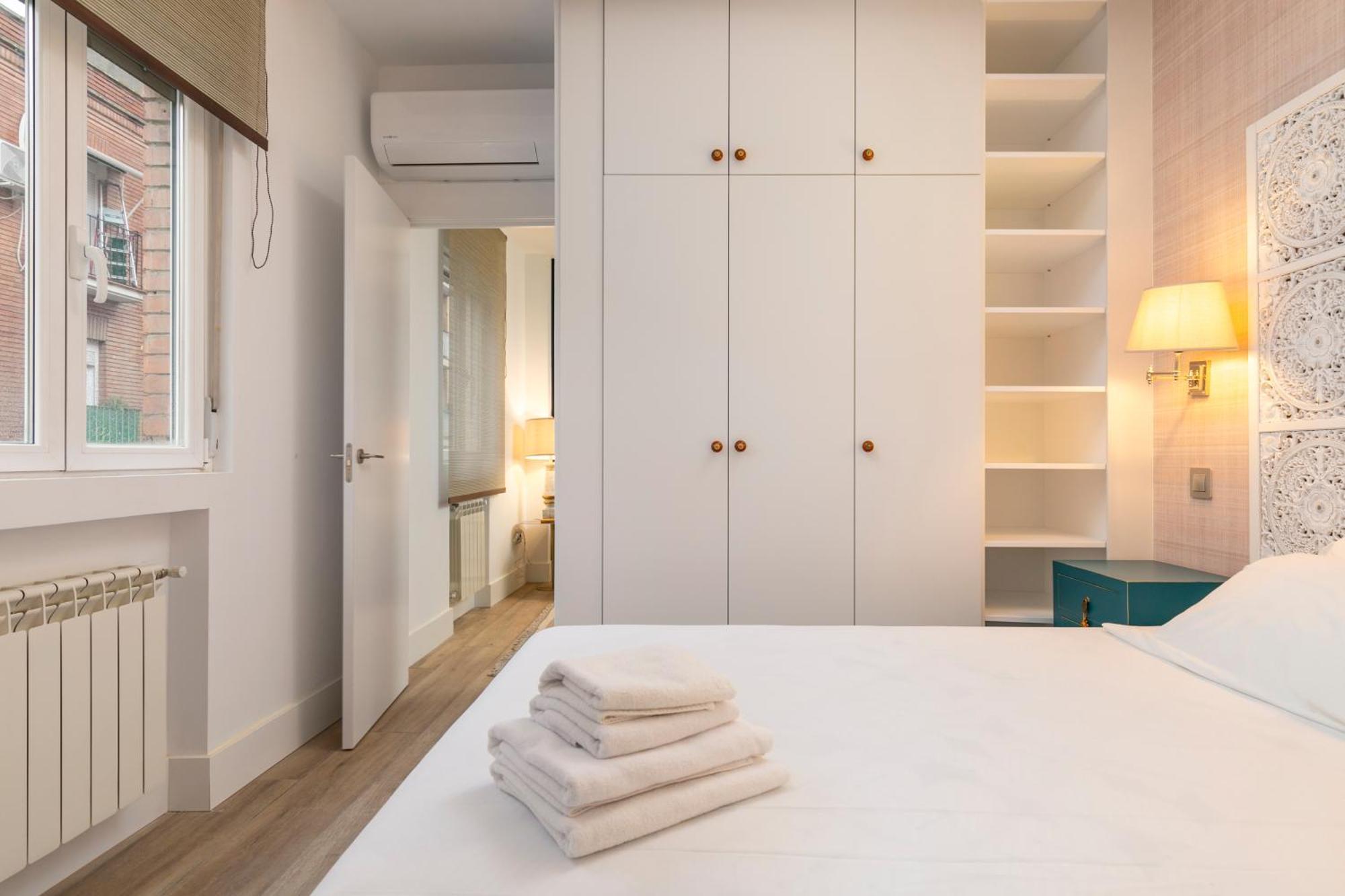 Plaza De Castilla Apartments มาดริด ภายนอก รูปภาพ