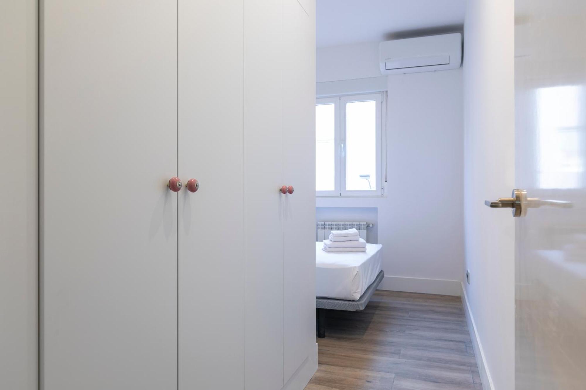 Plaza De Castilla Apartments มาดริด ภายนอก รูปภาพ