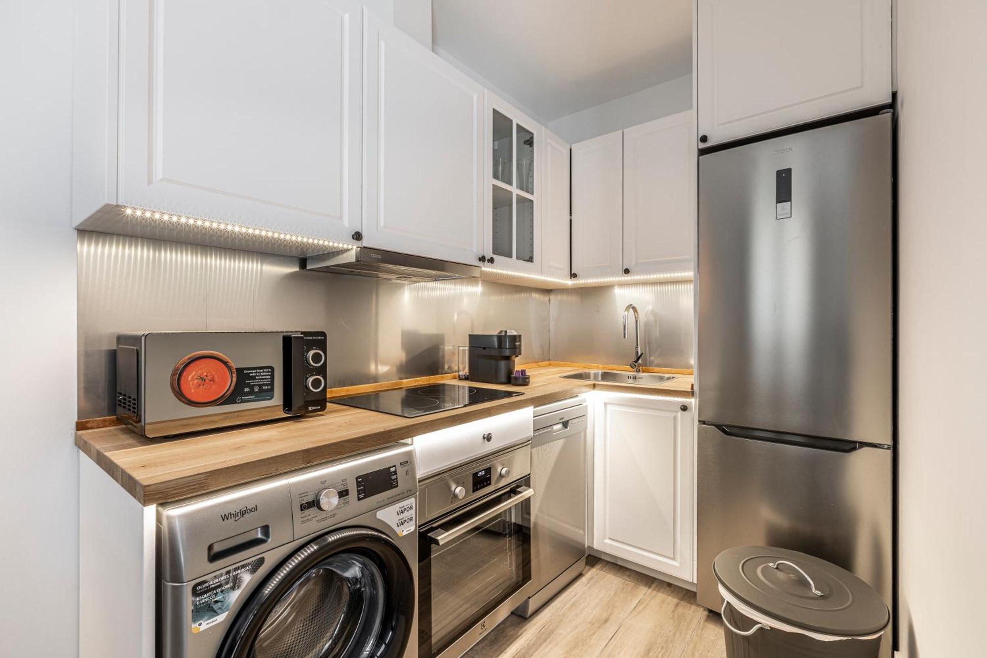 Plaza De Castilla Apartments มาดริด ภายนอก รูปภาพ